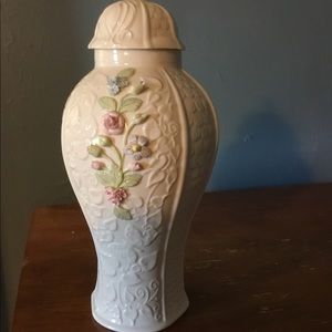Belleek Millenium Vase 98